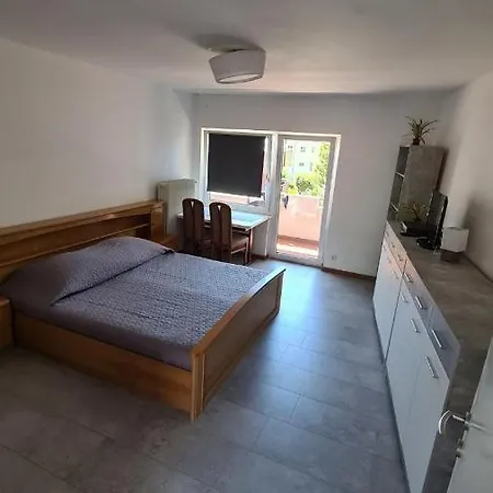 Ferienwohnung Mit Balkon In Apartment
