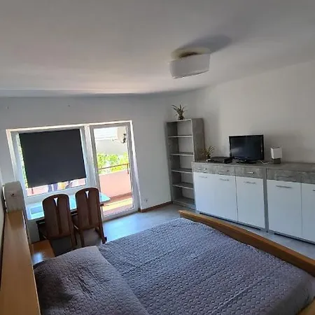 Ferienwohnung Mit Balkon In Apartment Krumpendorf